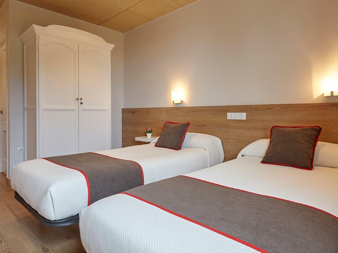 Hostal Nobadis Сервера Екстериор снимка