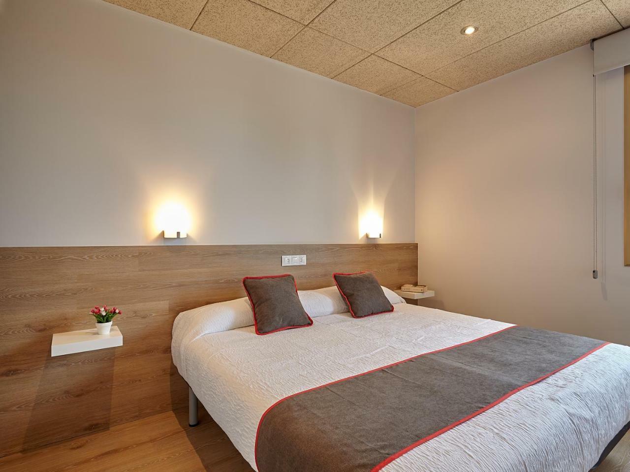 Hostal Nobadis Сервера Екстериор снимка