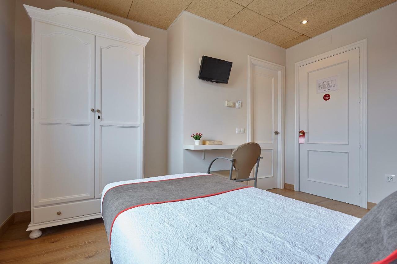 Hostal Nobadis Сервера Екстериор снимка