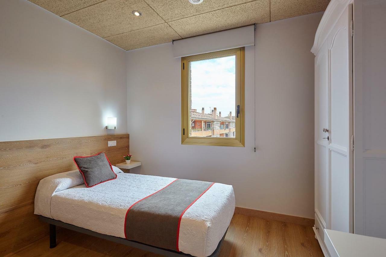 Hostal Nobadis Сервера Екстериор снимка